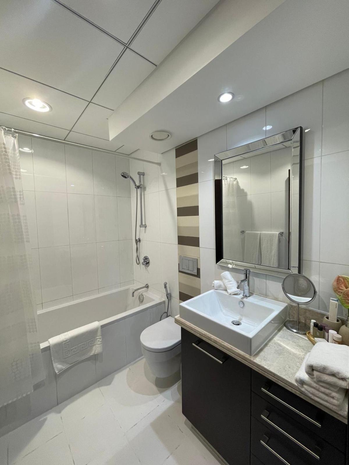 First Class 2Br With Burj Khalifa & Downtown View Dubai Eksteriør billede